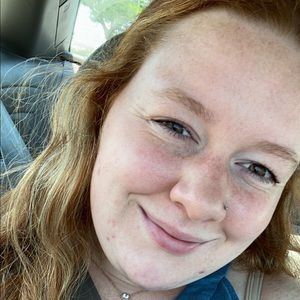 Meet your Posher, Emilee